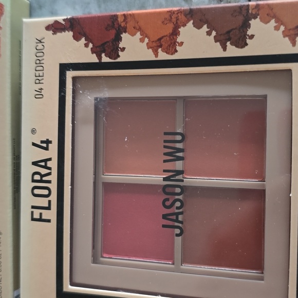 JASON WU EYESHADOW AND BLUSH BUNDLE - Picture 3 of 7